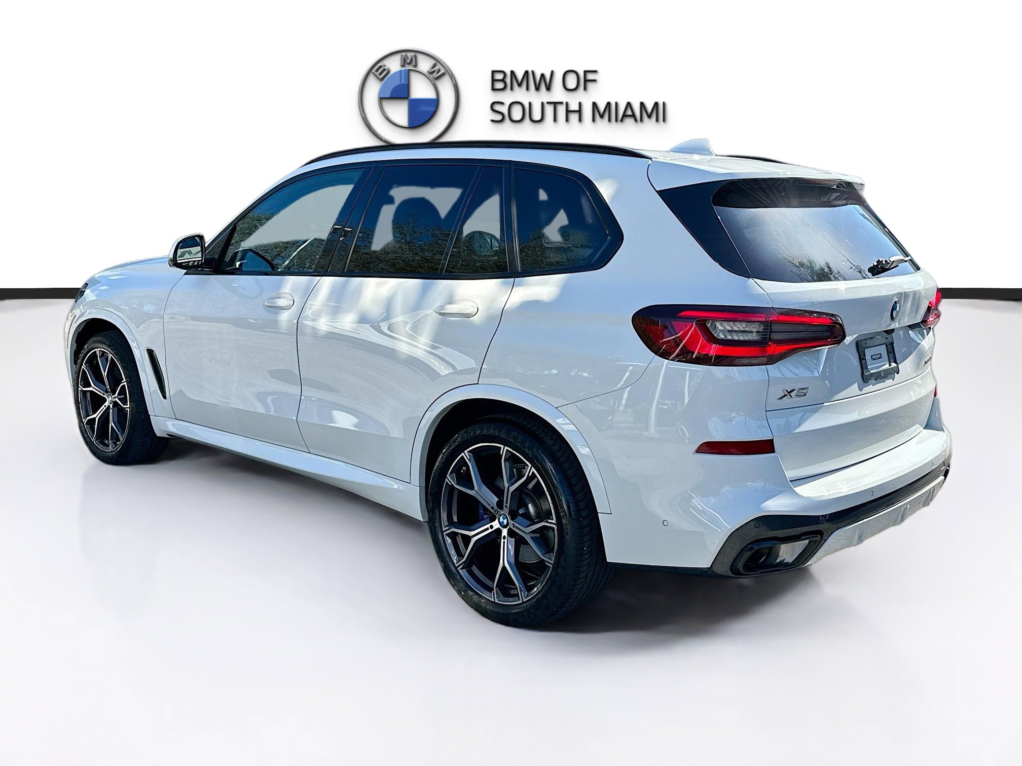 Used 2023 BMW X5 sDrive40i w/ M Sport Package image 5