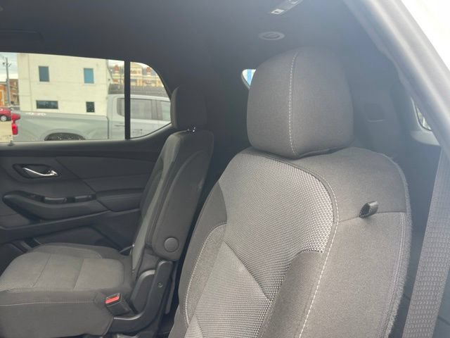 Used 2023 Chevrolet Traverse LT FWD image 17