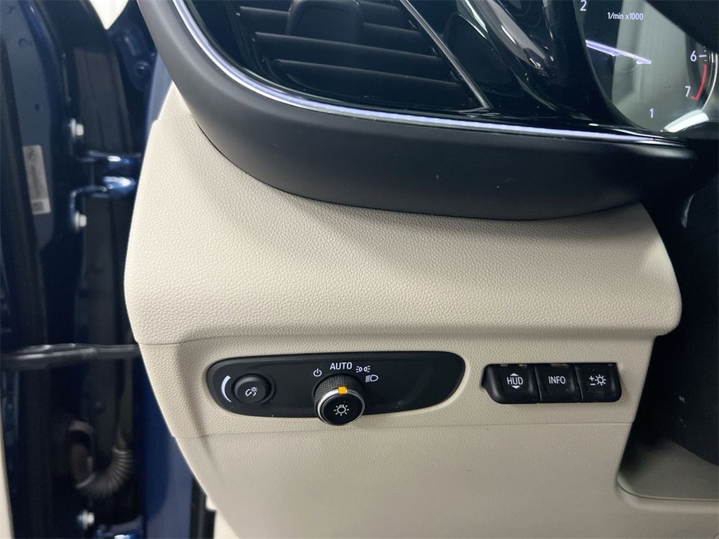 Used 2022 Buick Envision Avenir w/ Safety Package image 17