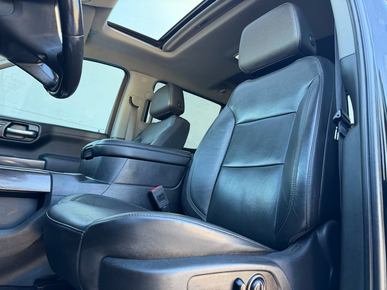 Used 2019 Chevrolet Silverado 1500 LTZ image 10