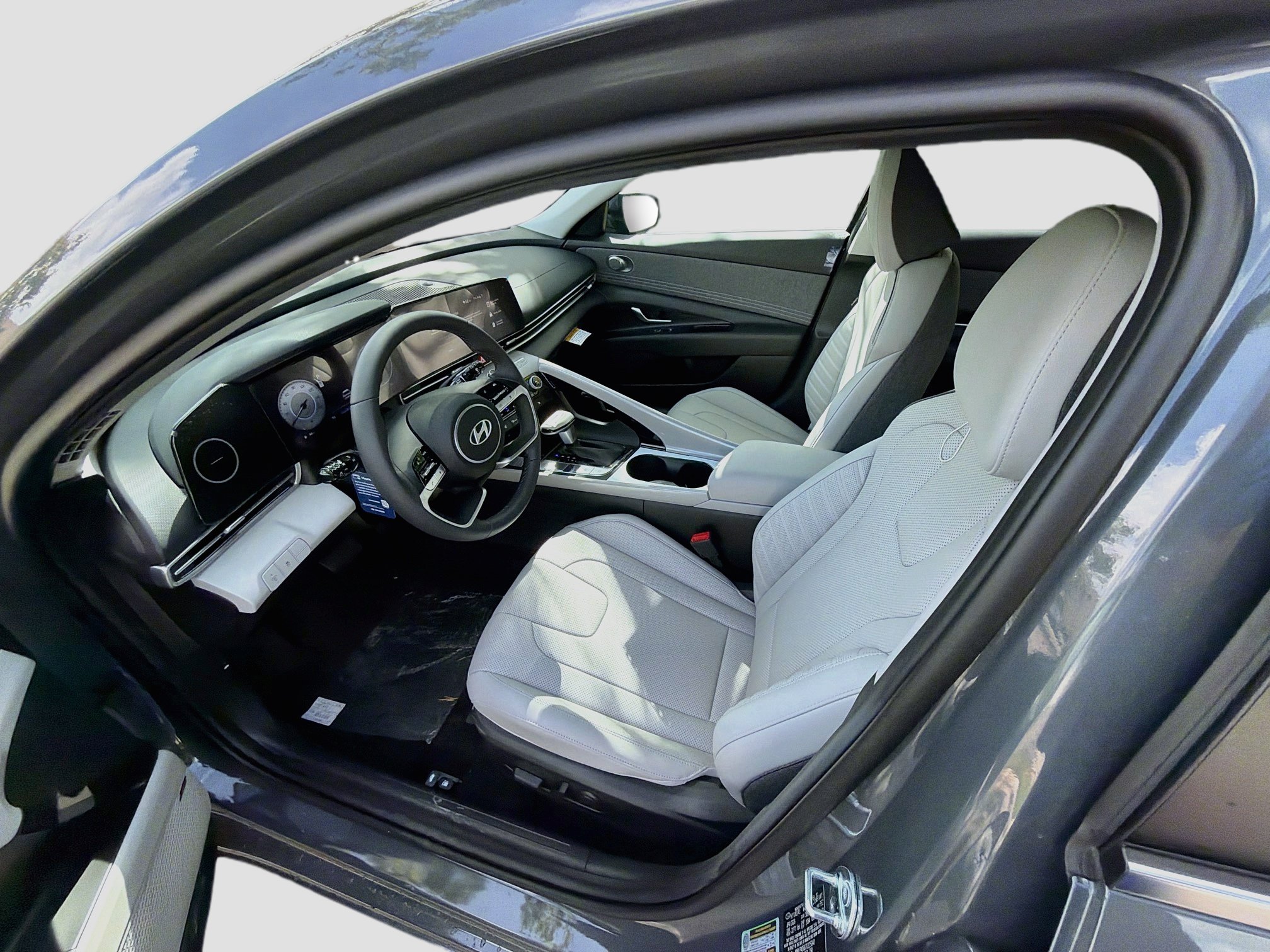 New 2026 Hyundai Elantra Limited FWD image 14