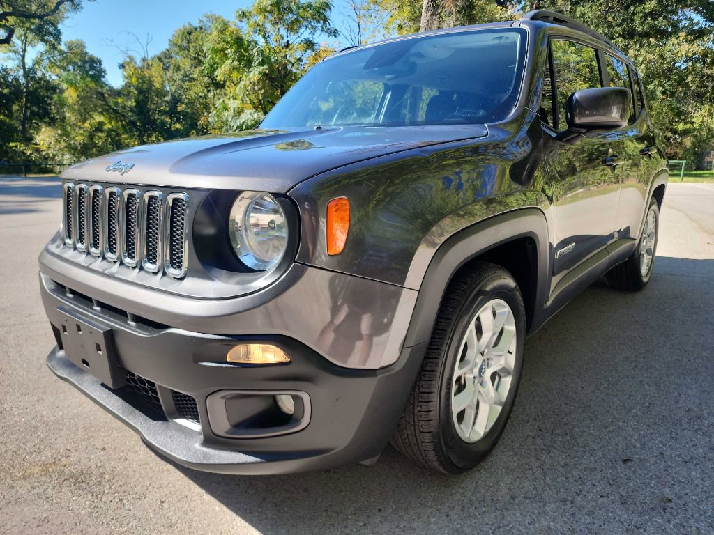 Used 2018 Jeep Renegade Latitude image 3
