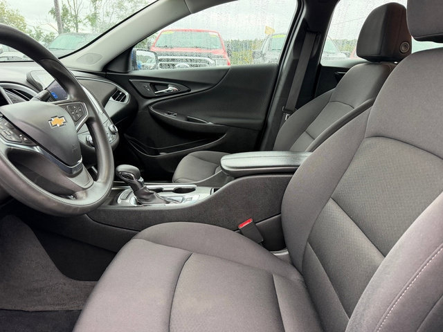Used 2023 Chevrolet Malibu LT FWD image 16