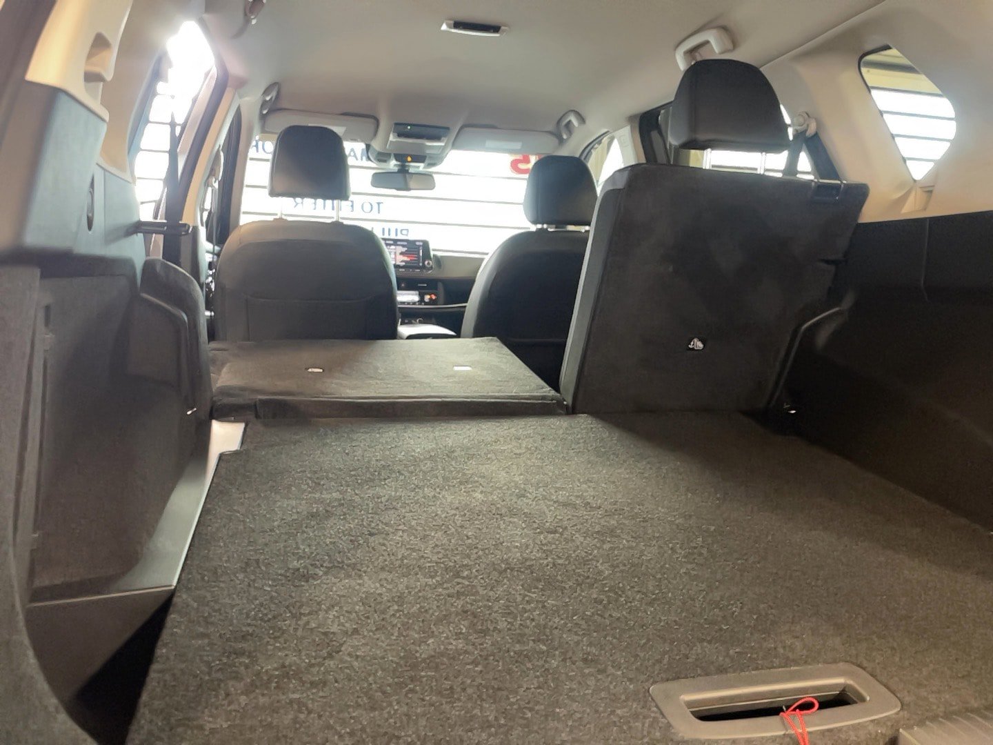 Used 2025 Nissan Rogue SV w/ Rock Creek Premium Package image 21