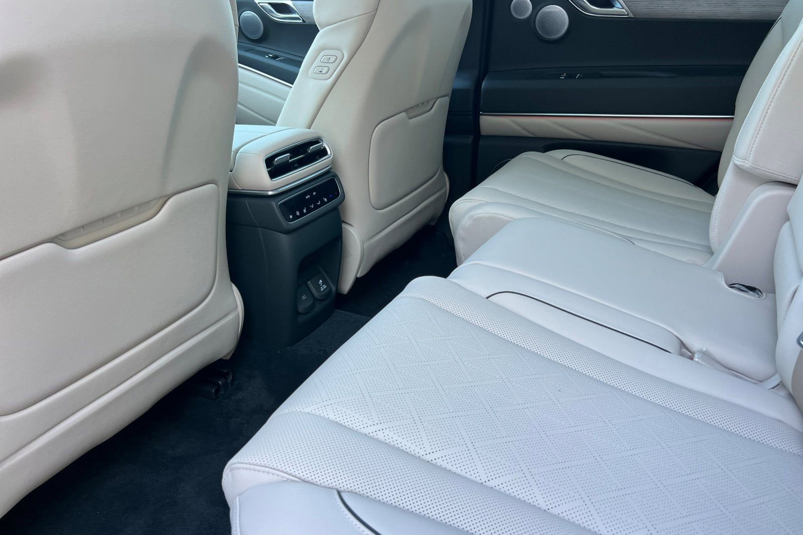 New 2026 Genesis GV80 2.5T Prestige image 14
