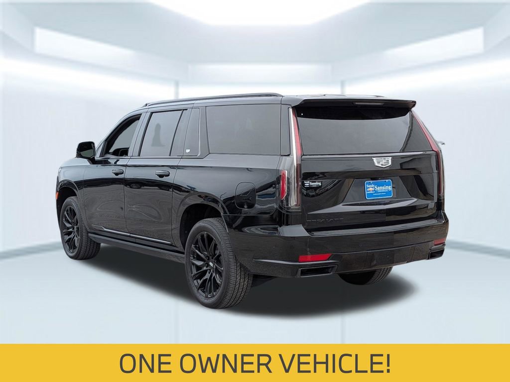 Used 2024 Cadillac Escalade ESV Sport Platinum w/ LPO, ONYX Package AWD/4WD image 4