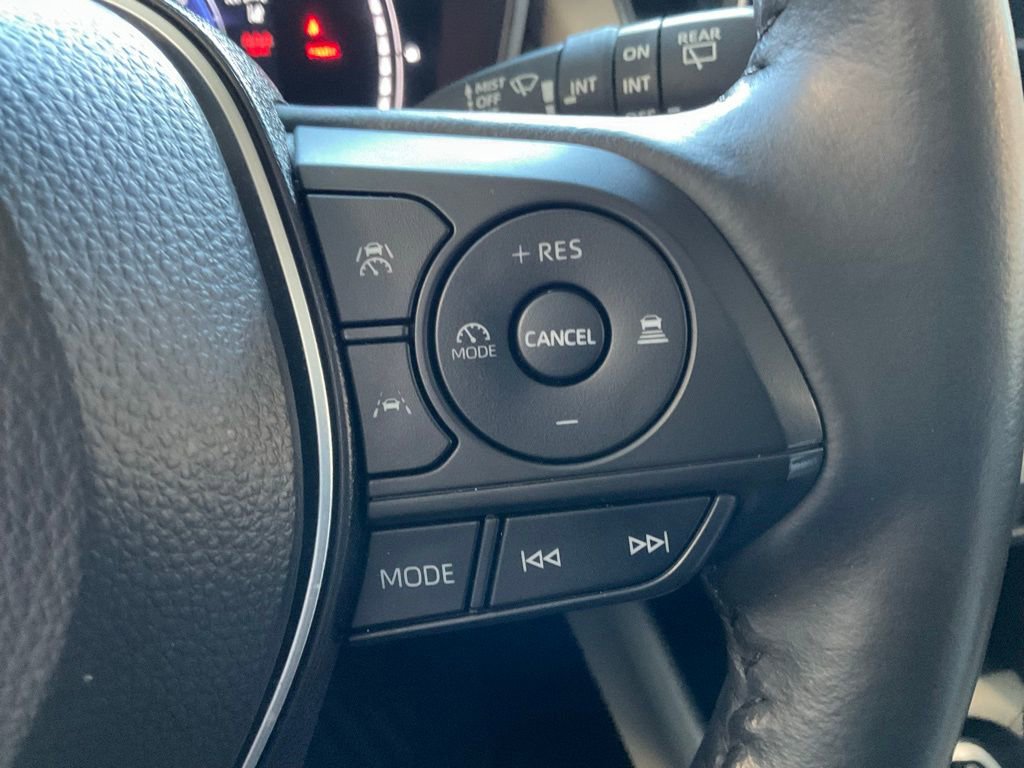Used 2024 Toyota Corolla Cross XLE image 14