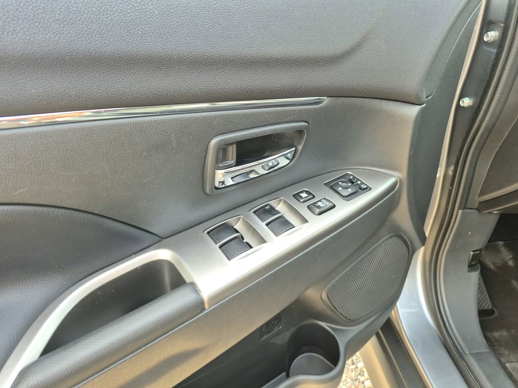 Used 2022 Mitsubishi Outlander Sport SE image 19