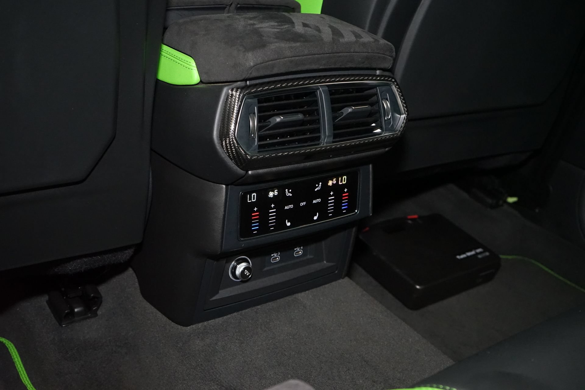 Used 2022 Lamborghini Urus AWD/4WD image 23