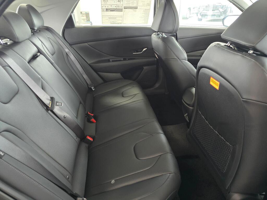 New 2026 Hyundai Elantra Limited FWD image 37