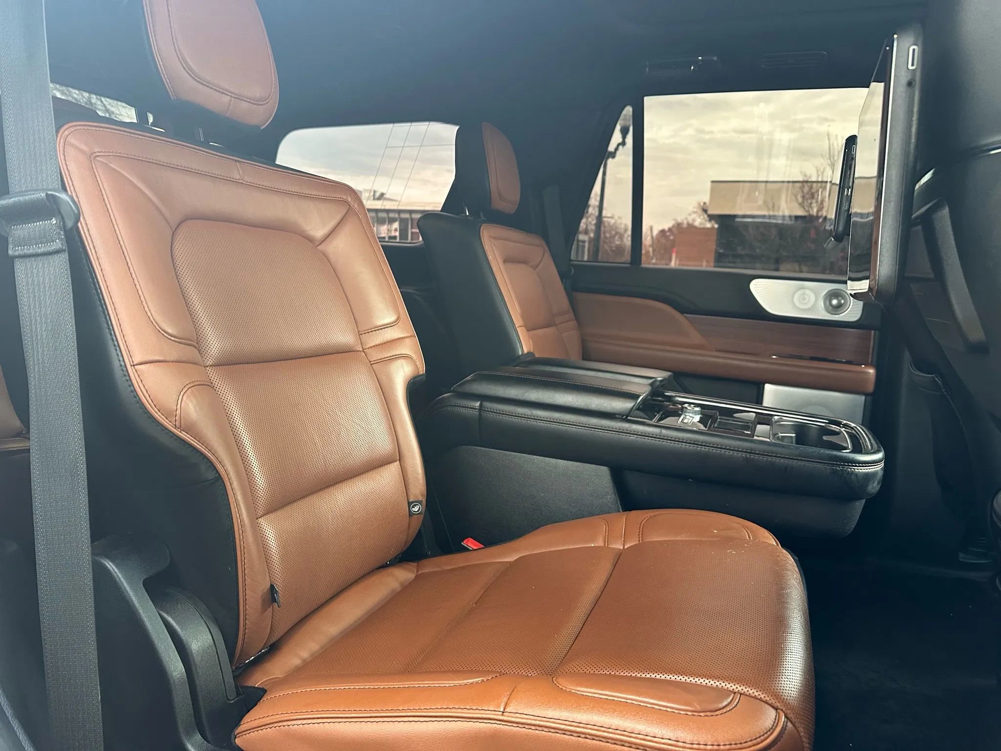 Used 2019 Lincoln Navigator Reserve w/ Cargo Package image 12