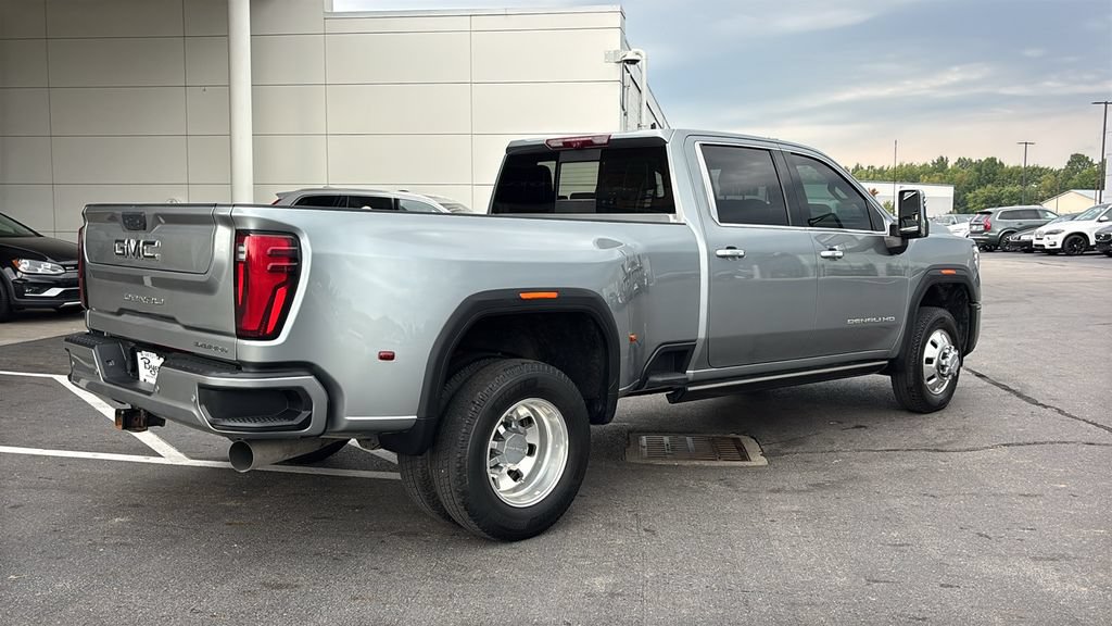 Used 2024 GMC Sierra 3500 Denali Ultimate AWD/4WD image 29