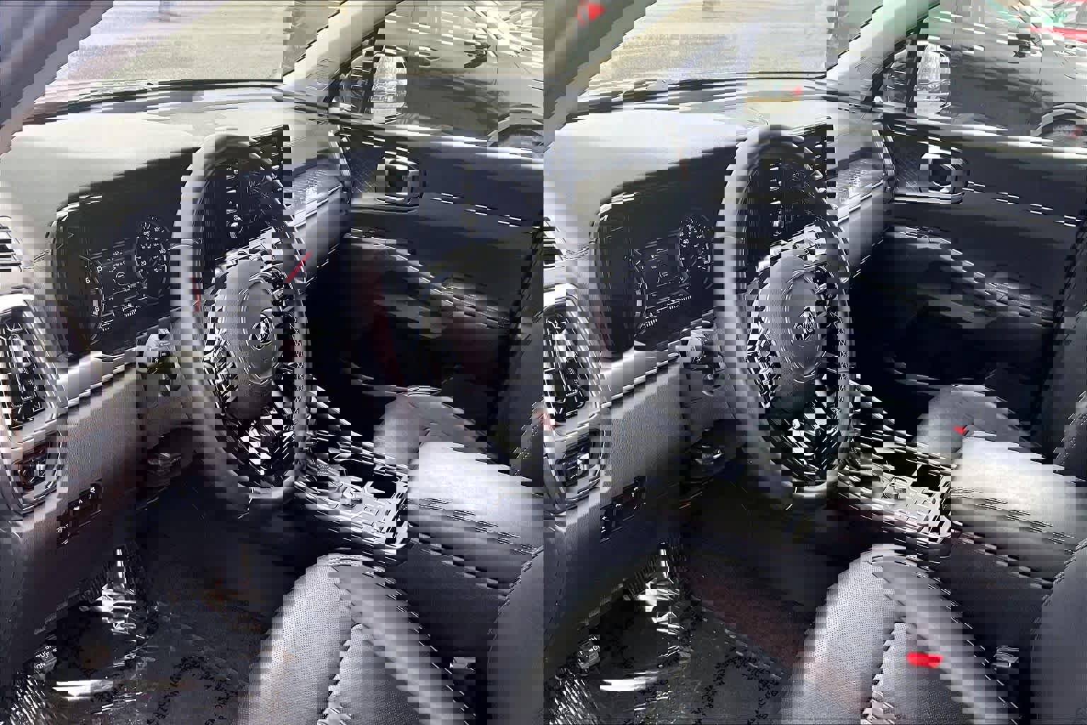 Used 2021 Kia Sorento S image 17