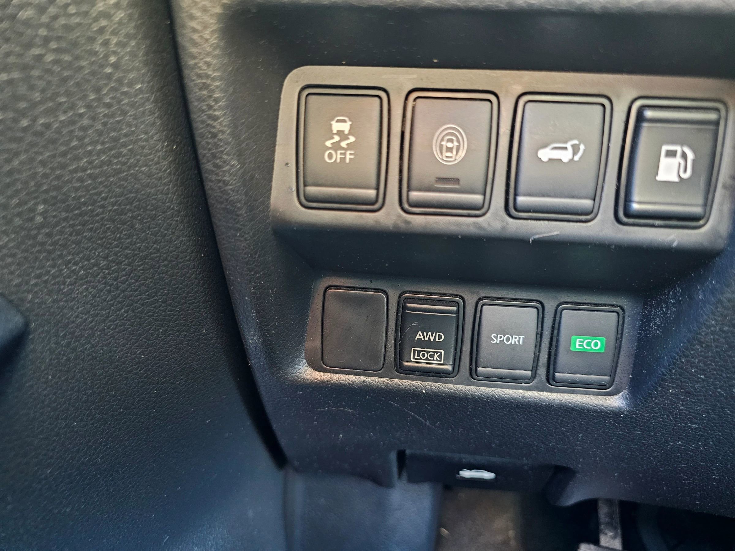 Used 2019 Nissan Rogue SV image 15