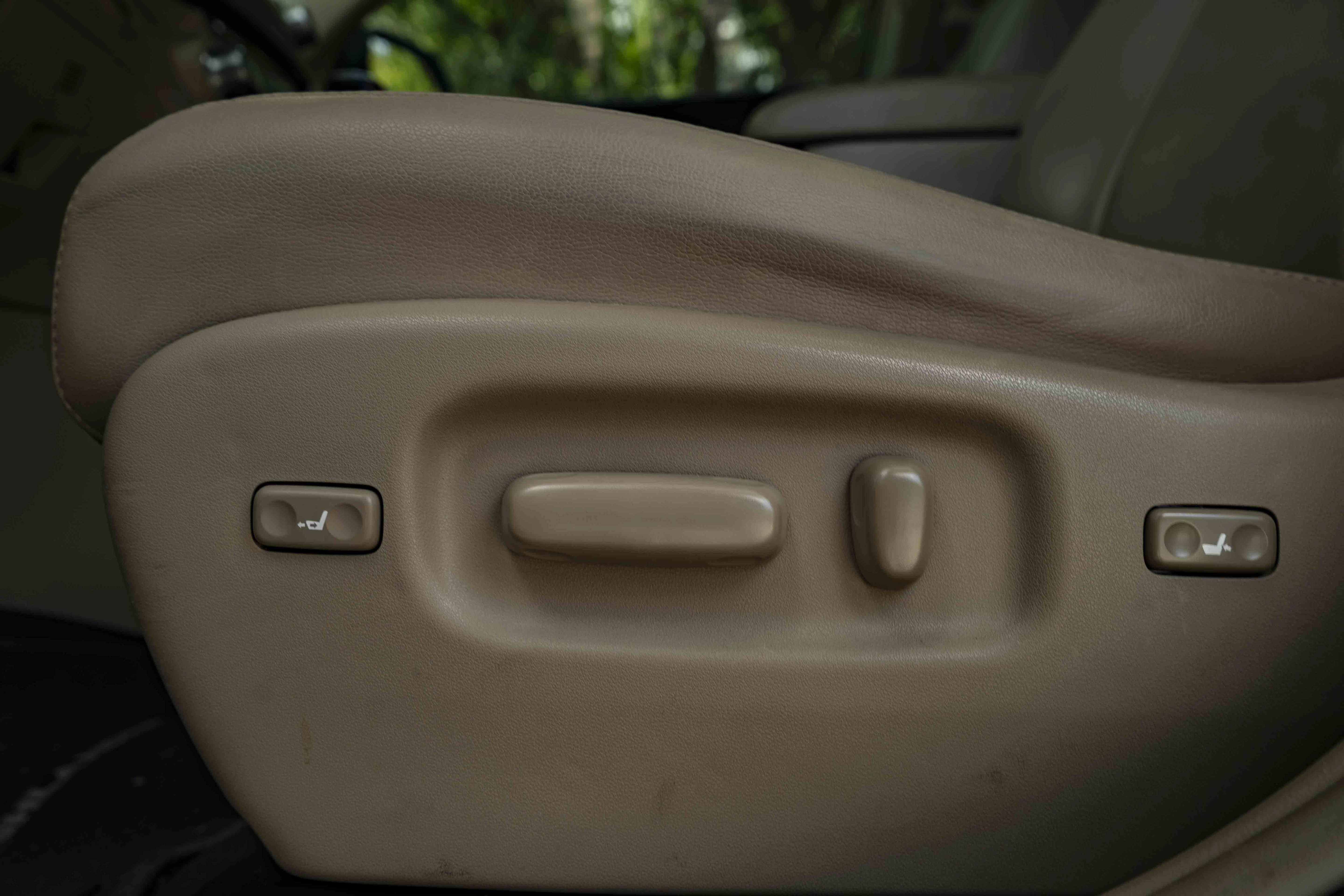 Used 2012 Toyota Highlander Limited FWD image 40