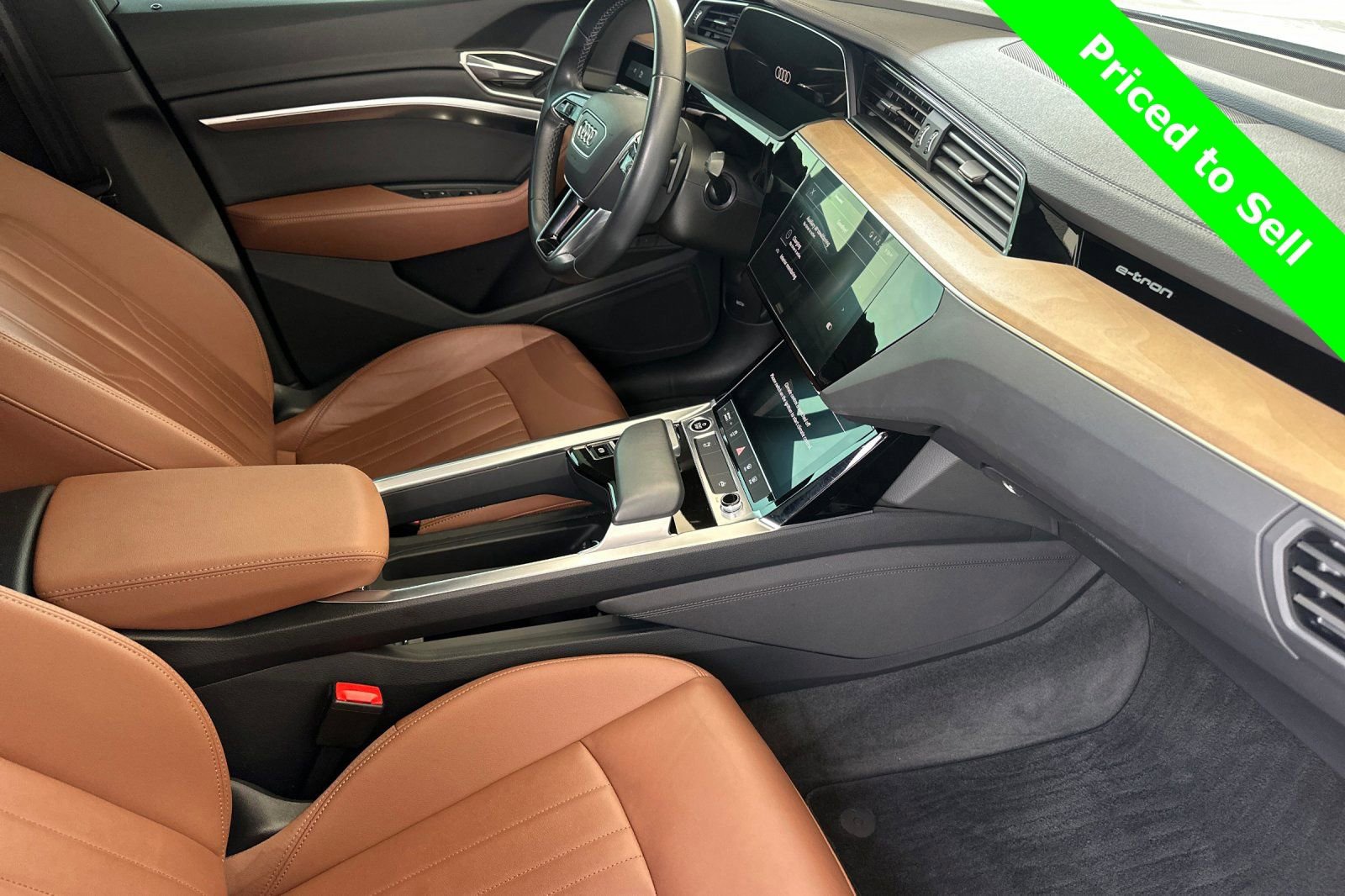 Used 2024 Audi Q8 e-tron Premium image 20
