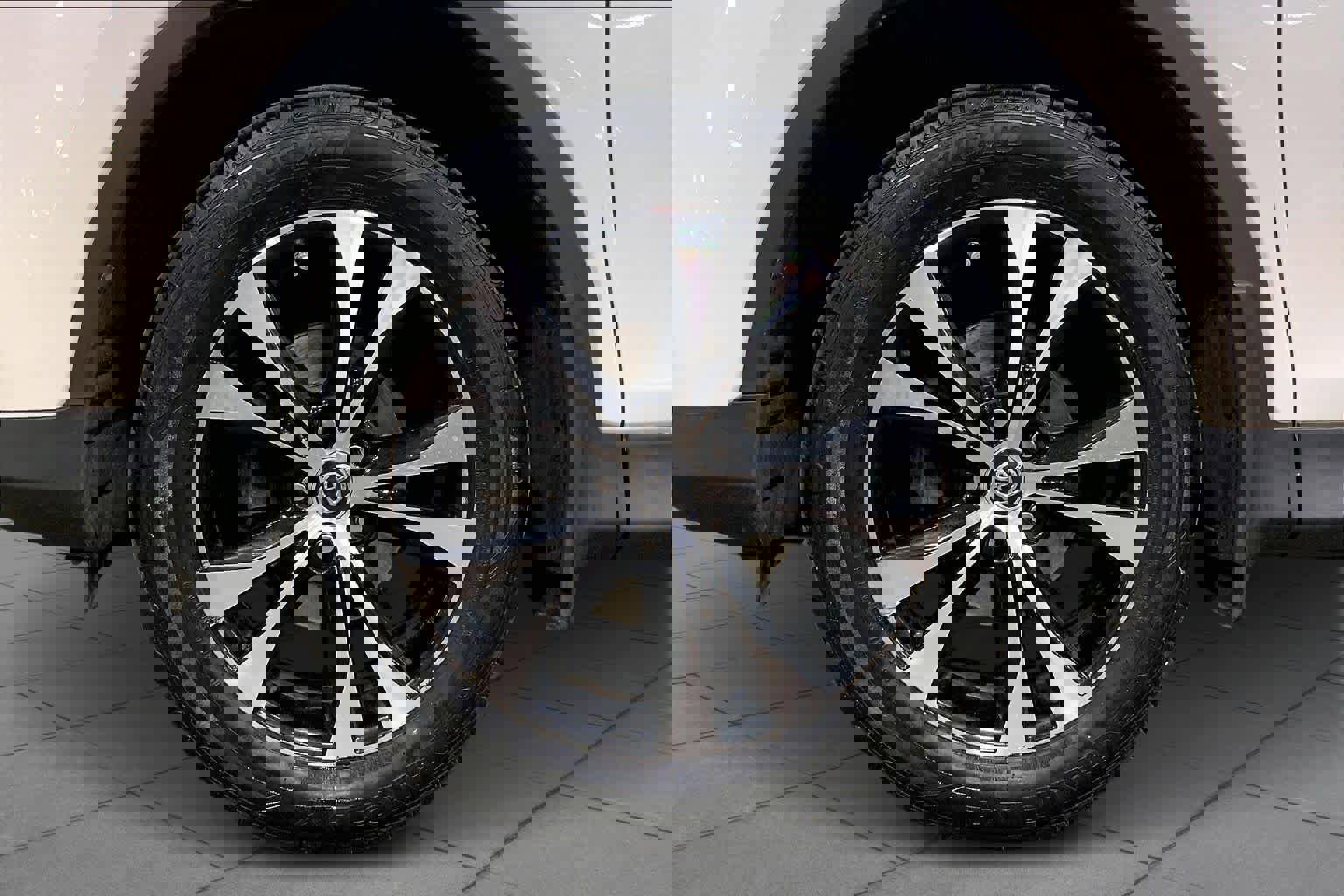 Used 2015 Toyota RAV4 Limited w/ Technology Package image 11