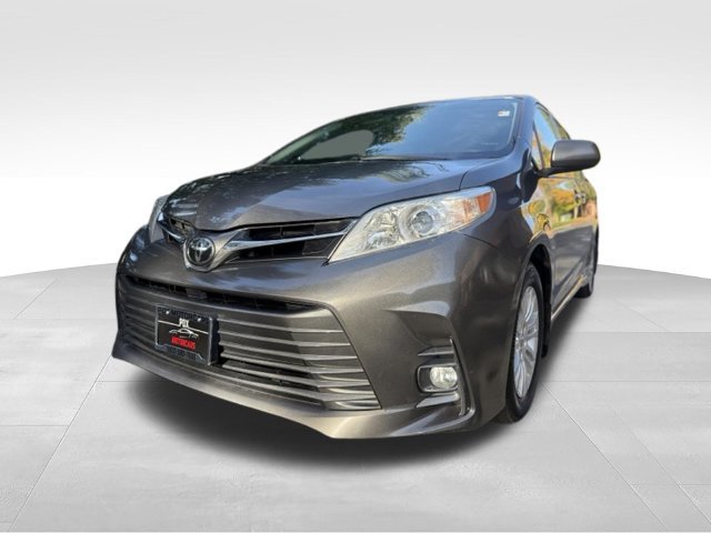 Used 2018 Toyota Sienna XLE w/ XLE Navigation Package