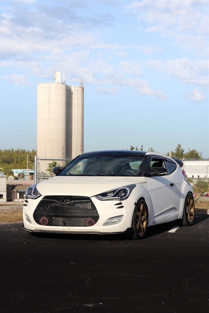 Used 2012 Hyundai Veloster image 1