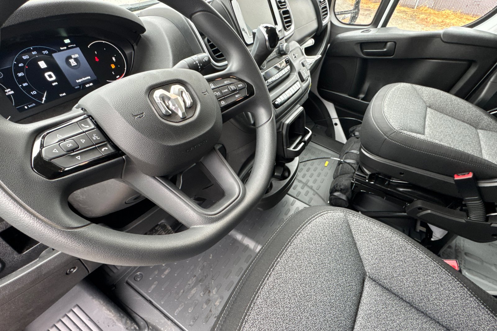 New 2026 RAM ProMaster 1500 w/ Quick Order Package 22G SLT image 9