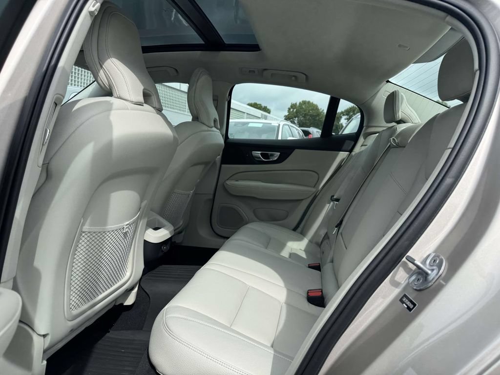 Certified 2024 Volvo S60 B5 Plus w/ Climate Package AWD/4WD image 9
