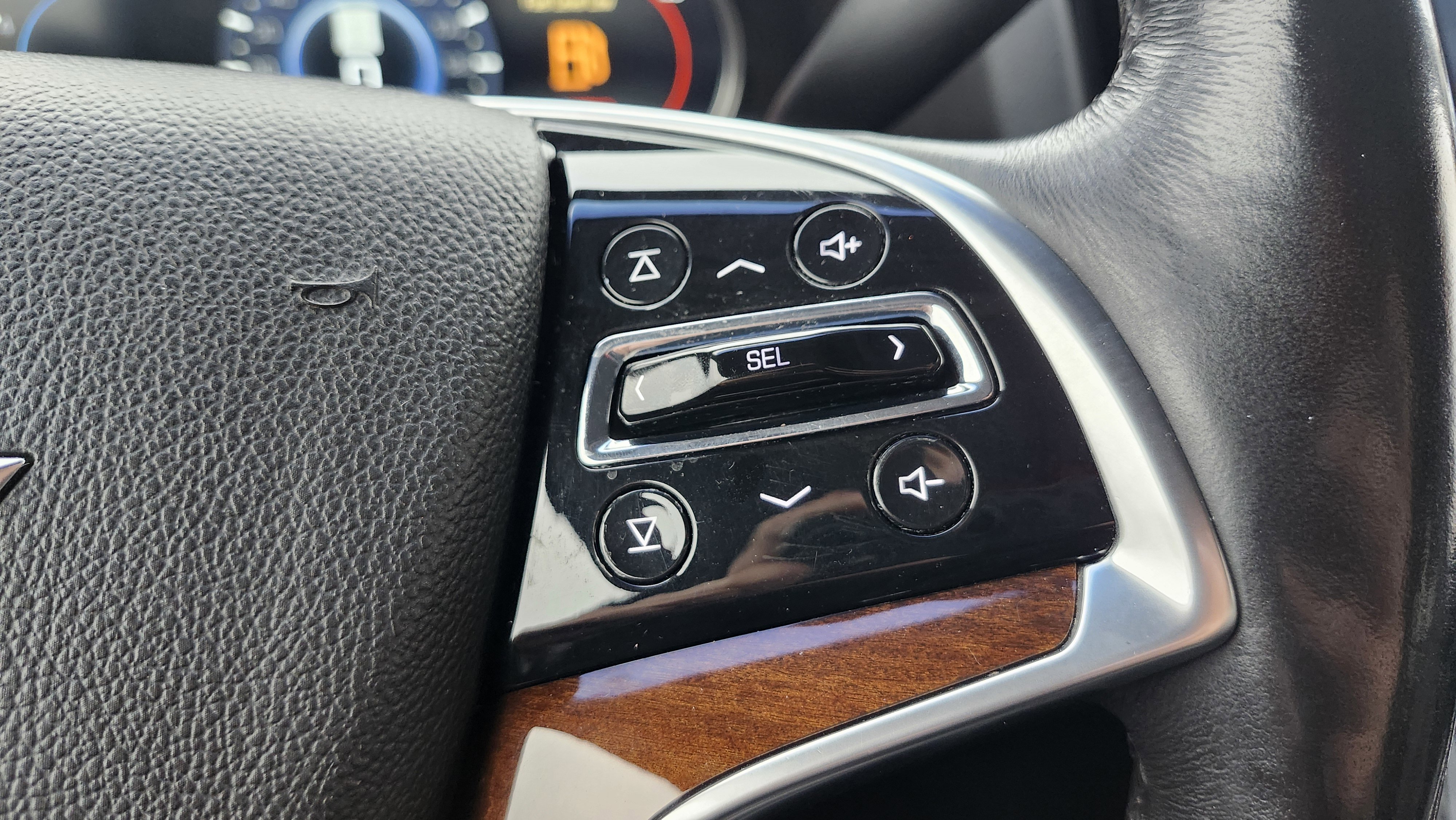 Used 2018 Cadillac Escalade Luxury image 34