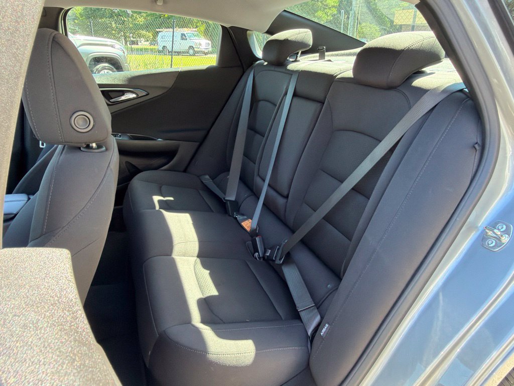Used 2025 Chevrolet Malibu LT FWD image 23