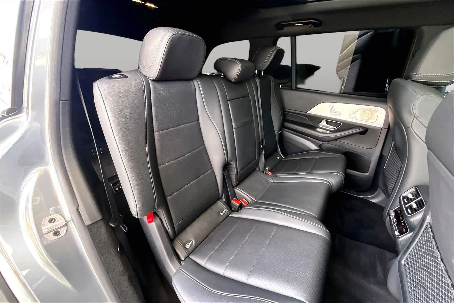 Used 2024 Mercedes-Benz GLS 450 4MATIC image 18