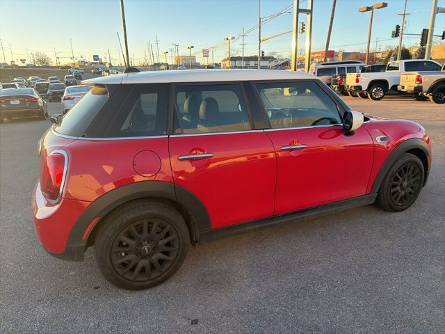 Used 2021 MINI Cooper 4-Door Hardtop w/ Storage Package image 16