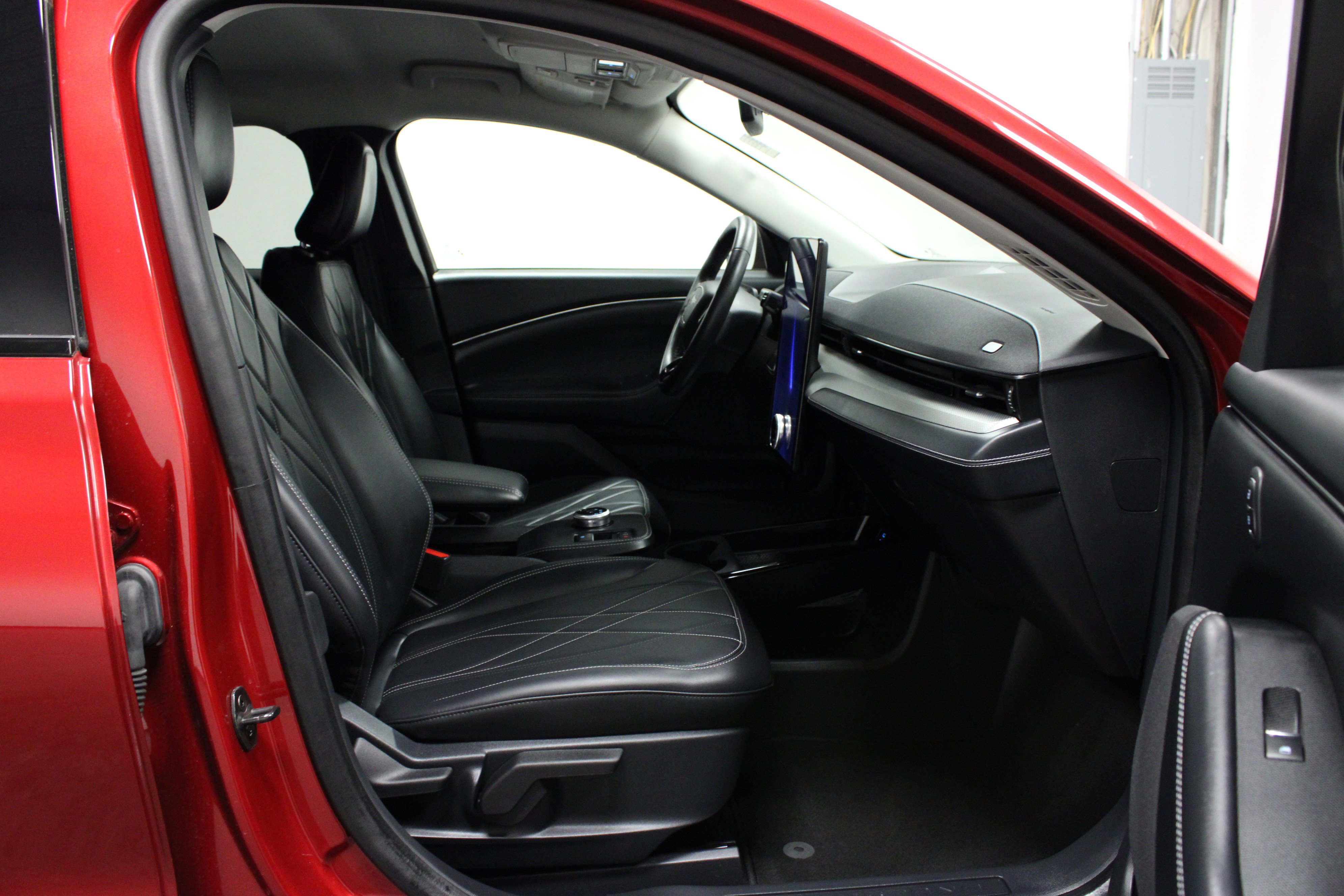 Used 2021 Ford Mustang Mach-E Select image 16