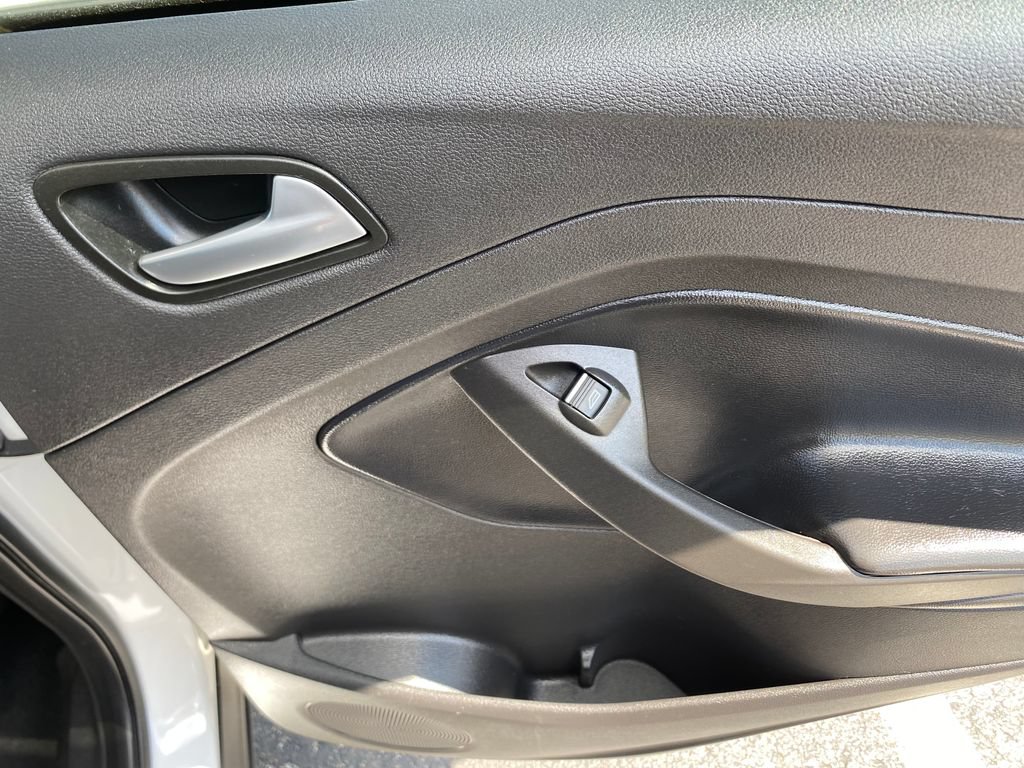 Used 2019 Ford Escape SE FWD image 14