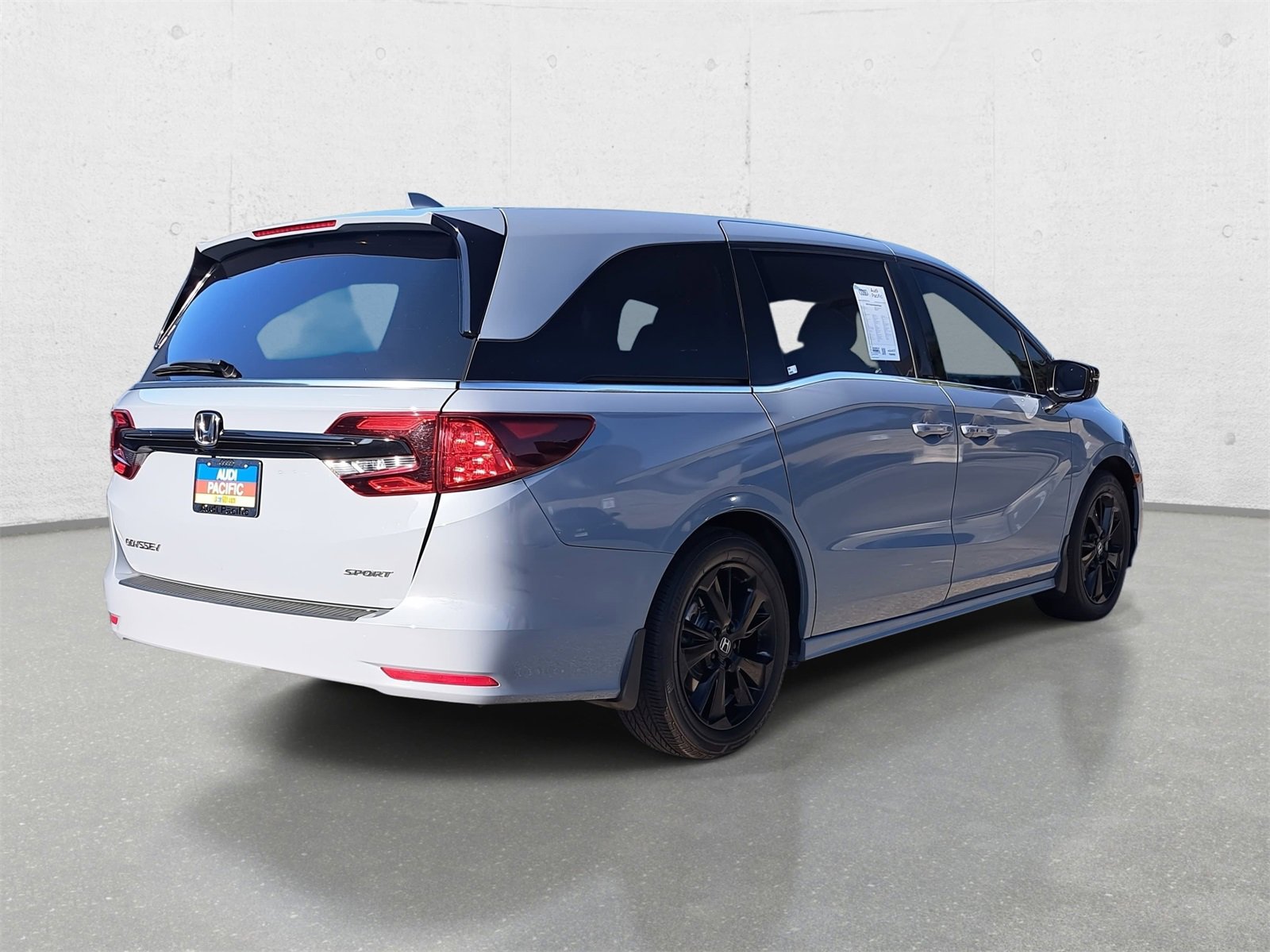 Used 2024 Honda Odyssey Sport image 5