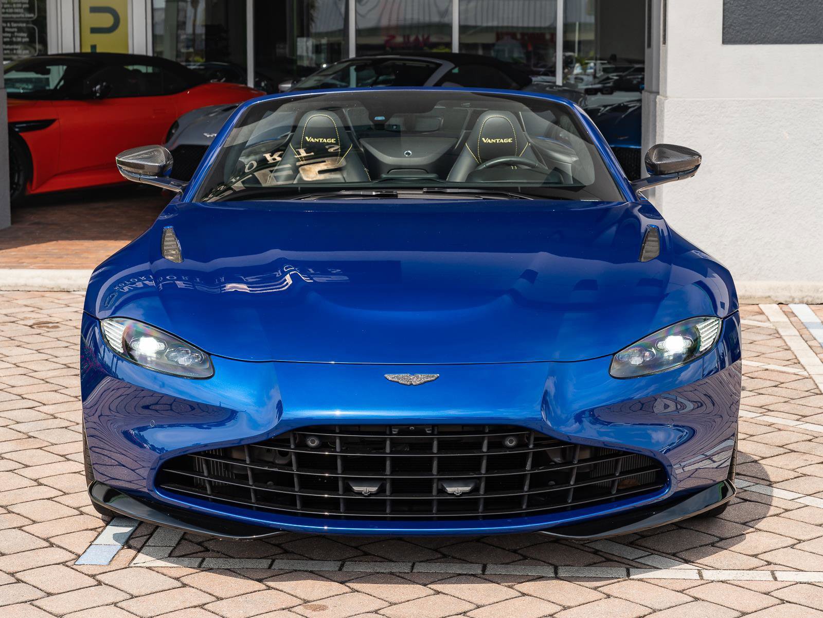 Used 2021 Aston Martin V8 Vantage Roadster image 39