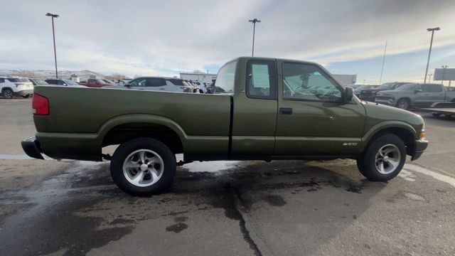 Used 2001 Chevrolet S10 Pickup LS w/ Preferred Equipment Group image 9