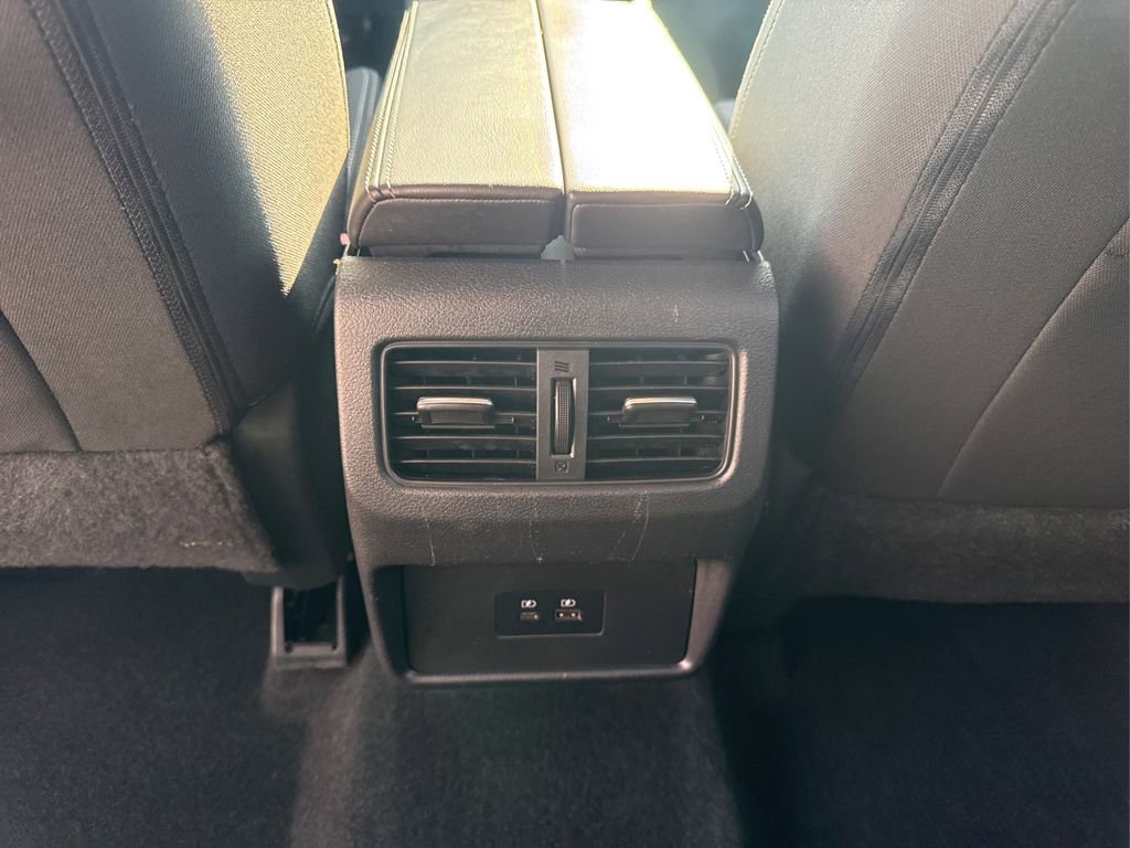 Used 2021 Nissan Rogue SV image 32