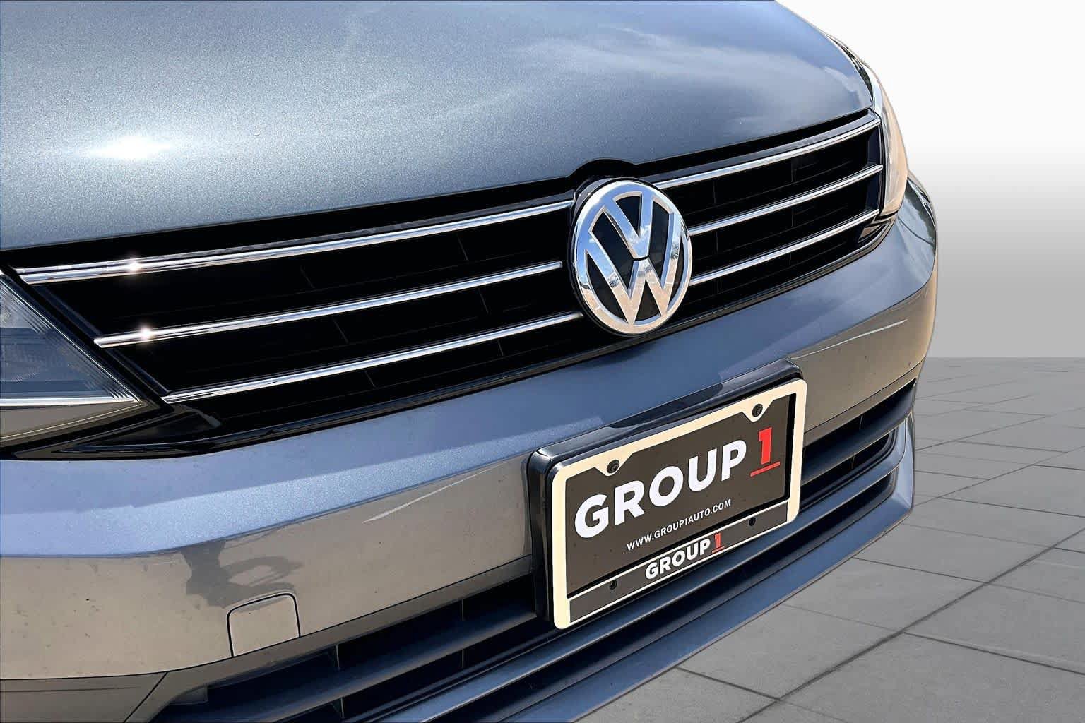 Used 2016 Volkswagen Jetta SEL w/ Lighting Package FWD image 30