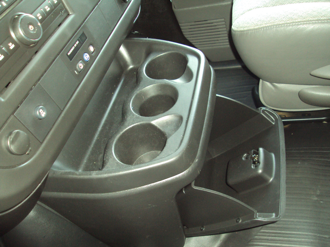 Used 2013 Chevrolet Express 1500 AWD image 21