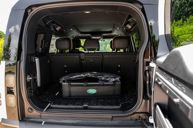 New 2026 Land Rover Defender 110 V8 AWD/4WD image 66