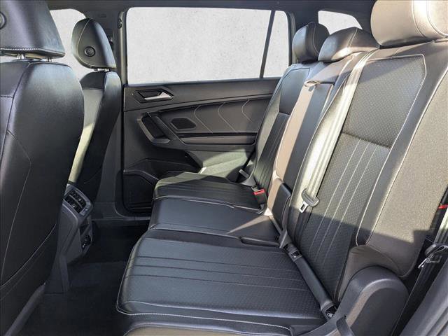 Used 2023 Volkswagen Tiguan SE R-Line image 27
