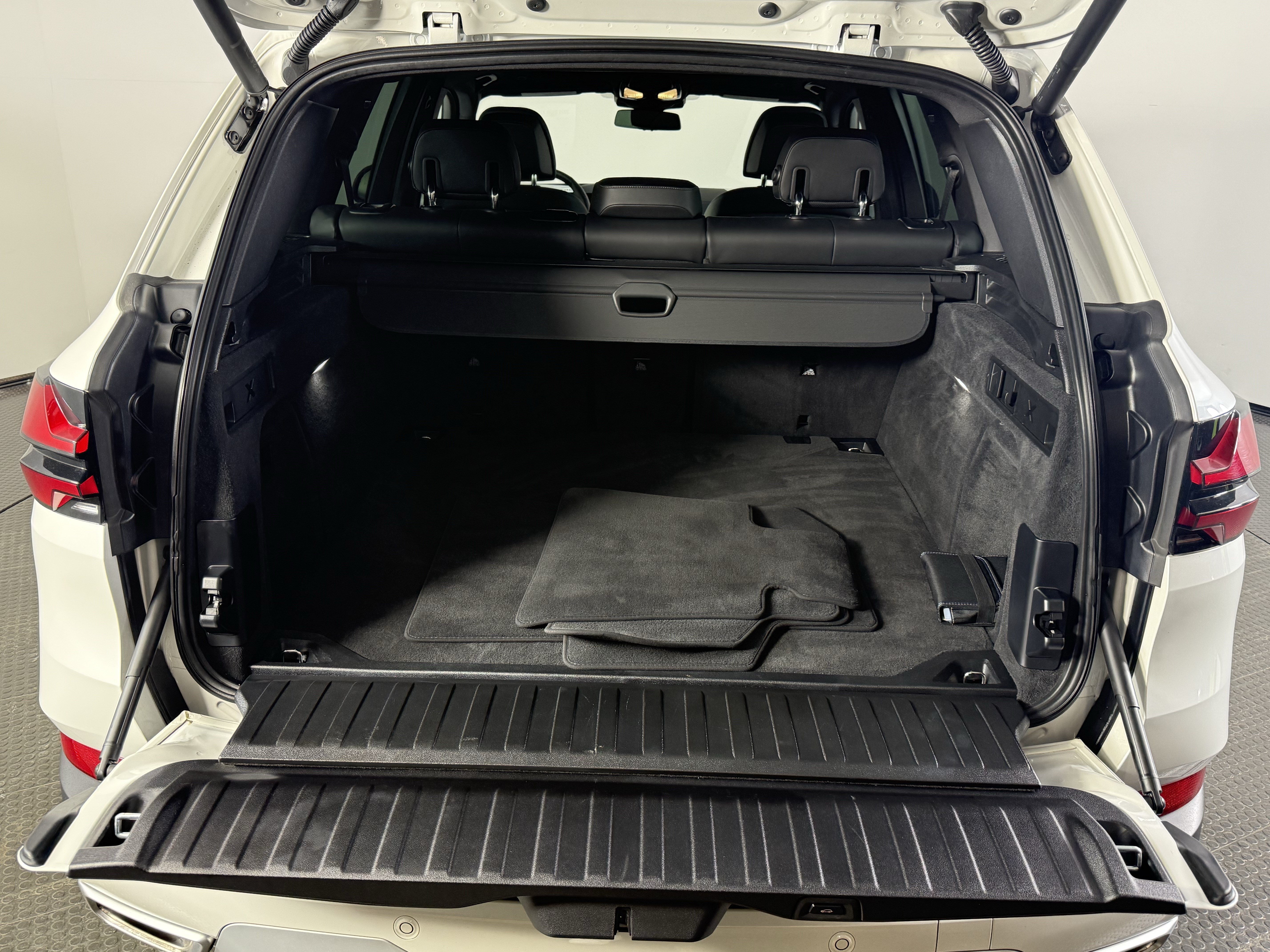 Certified 2025 BMW X5 xDrive40i AWD/4WD image 9