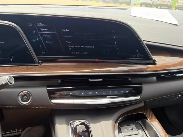 Used 2024 Cadillac Escalade Sport Platinum w/ LPO, ONYX Package AWD/4WD image 8