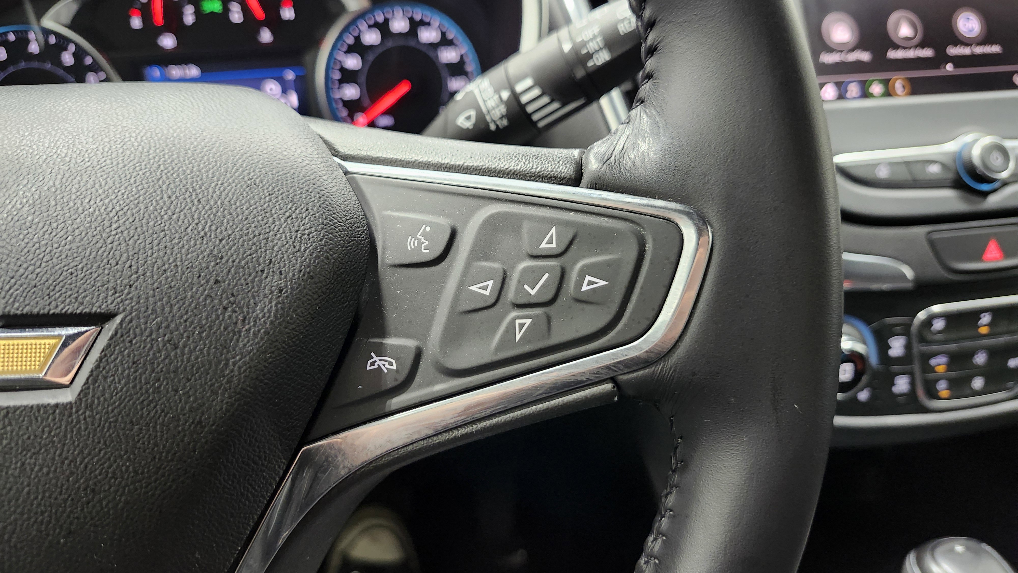 Used 2020 Chevrolet Equinox LT image 34