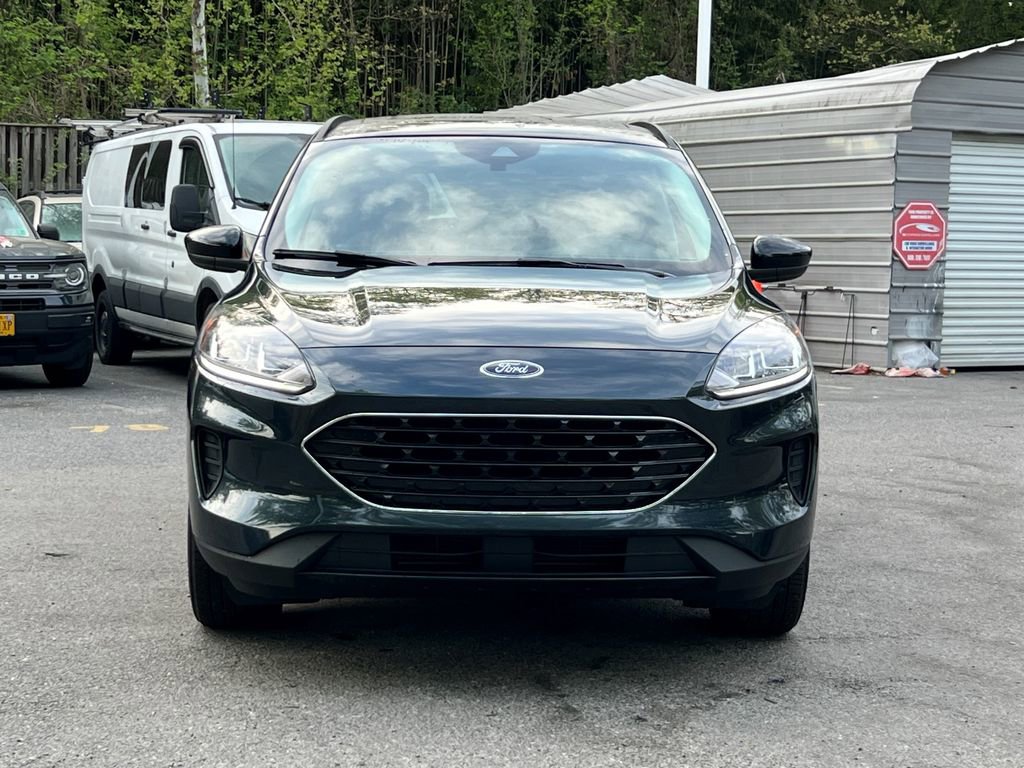 Used 2022 Ford Escape SE w/ SE Sport Appearance Package video 2