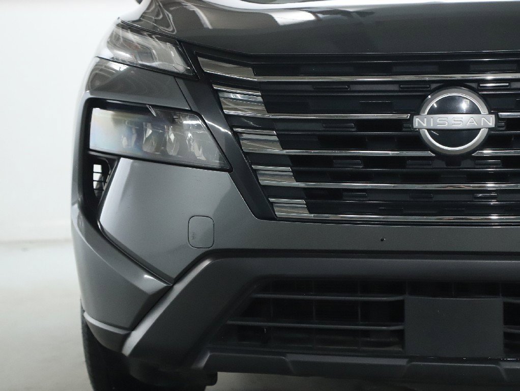 Used 2024 Nissan Rogue S image 7