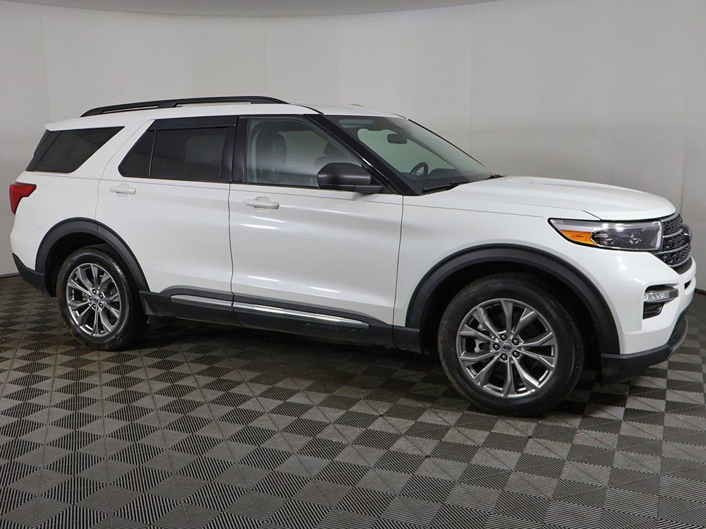 Used 2022 Ford Explorer XLT w/ Equipment Group 202A image 19