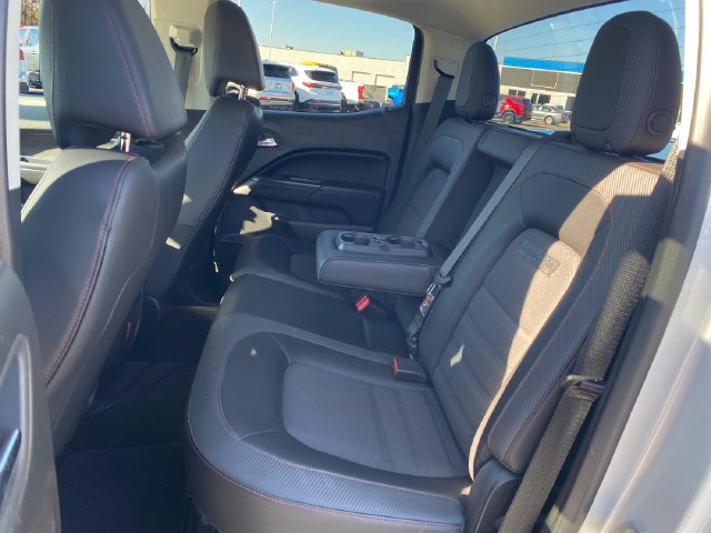 Used 2015 GMC Canyon SLE AWD/4WD image 17