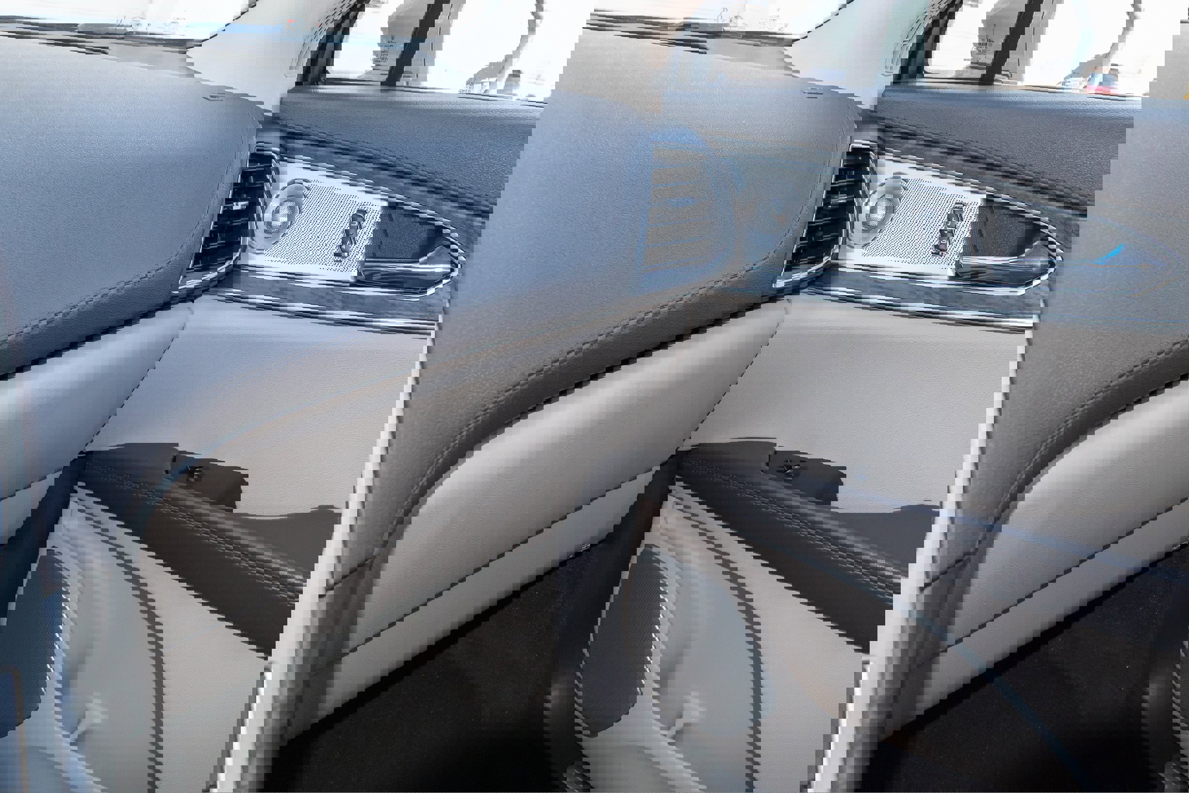 Used 2020 Lincoln Nautilus Reserve w/ Equipment Group 202A image 29