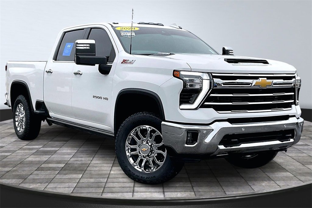 Used 2024 Chevrolet Silverado 2500 LTZ w/ LTZ Plus Package image 12