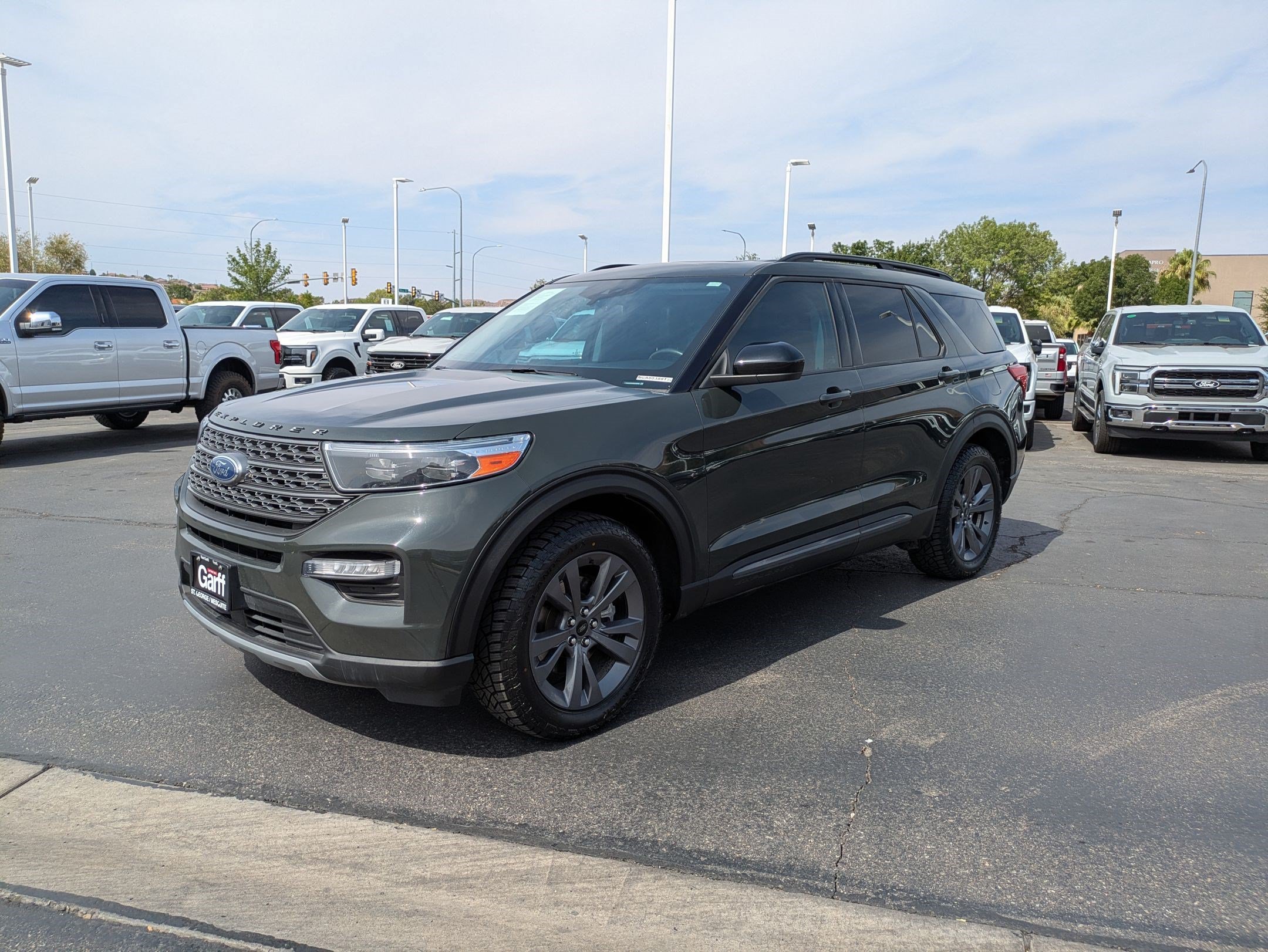 Used 2022 Ford Explorer XLT w/ Equipment Group 202A AWD/4WD image 8