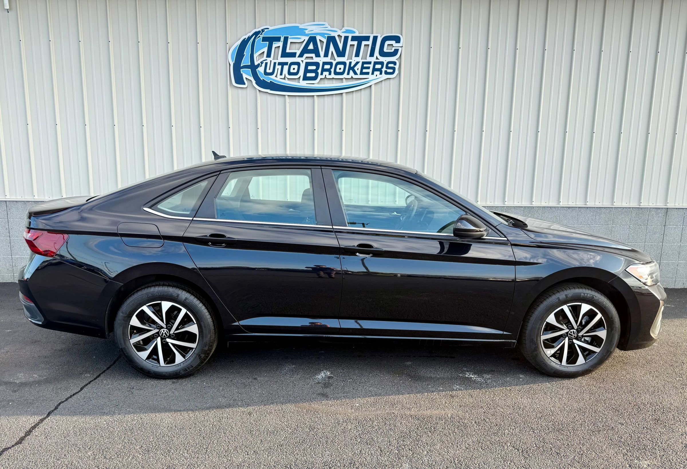 Used 2024 Volkswagen Jetta S image 3